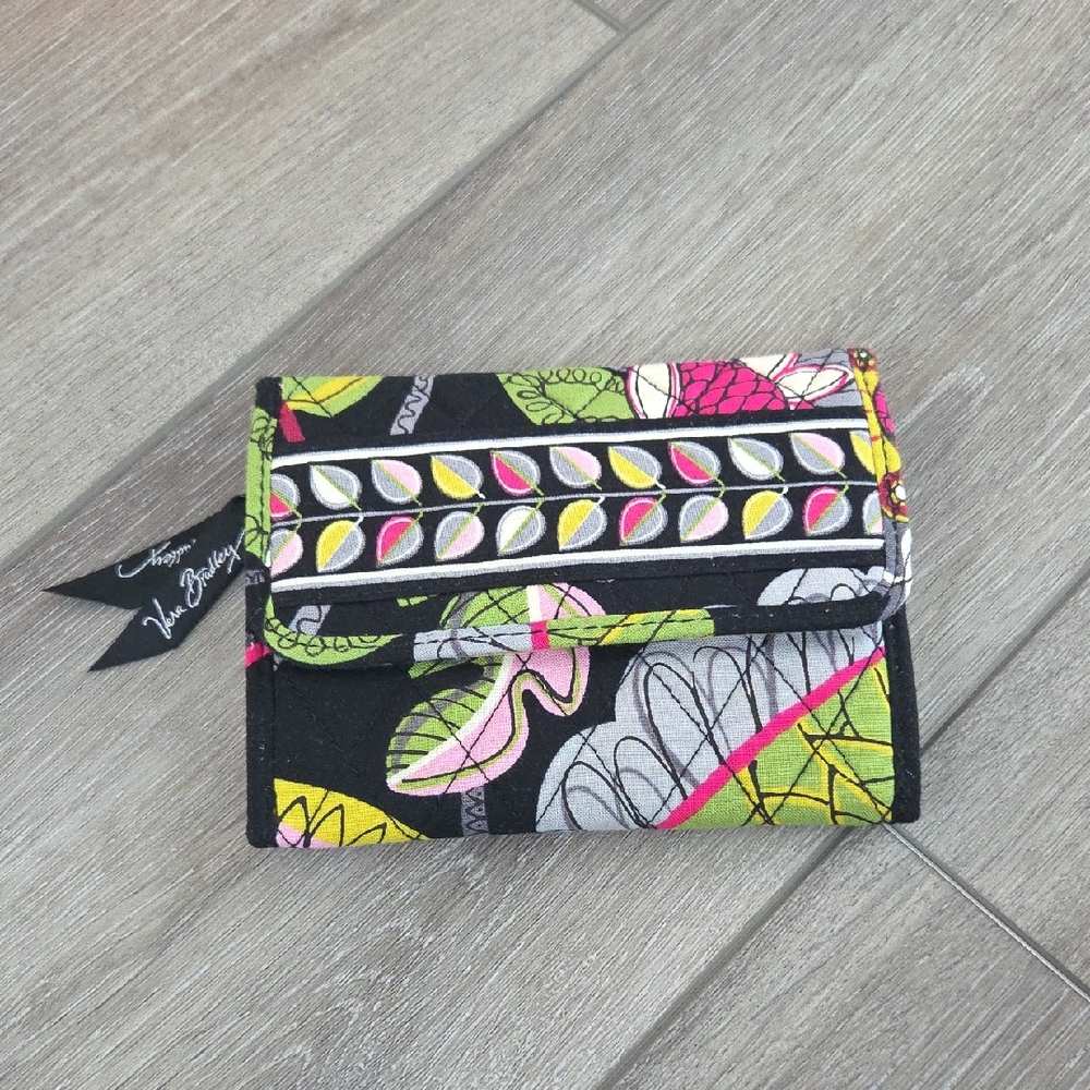 Vera Bradley Pink And Black Floral Moon Blooms Wallet